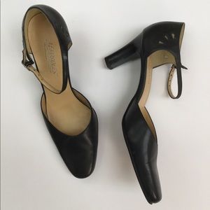Aerosoles black leather shoes